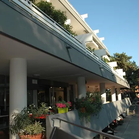 Isvico Appartement *